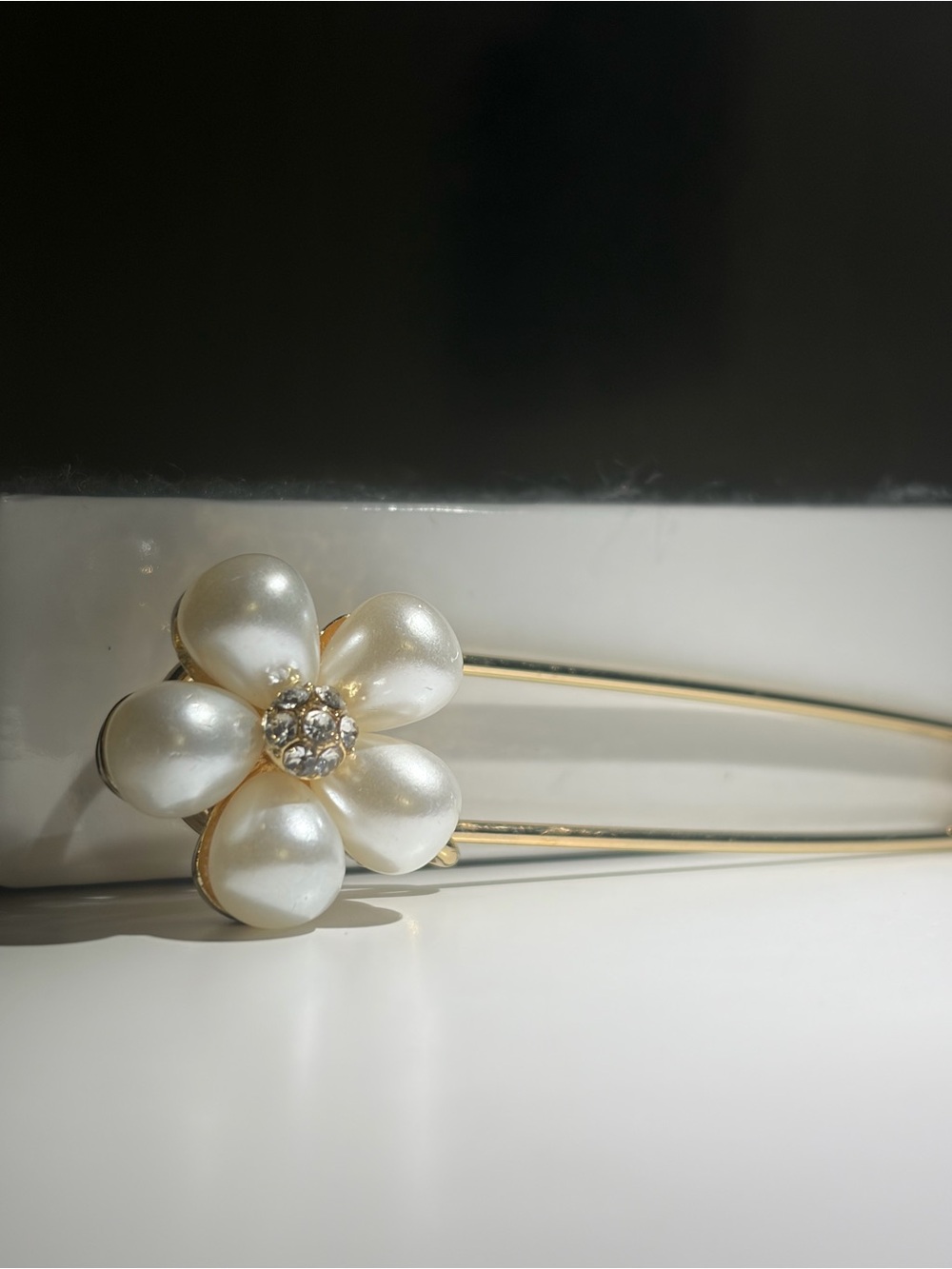 Pearlescent Flower Brooch in Gold